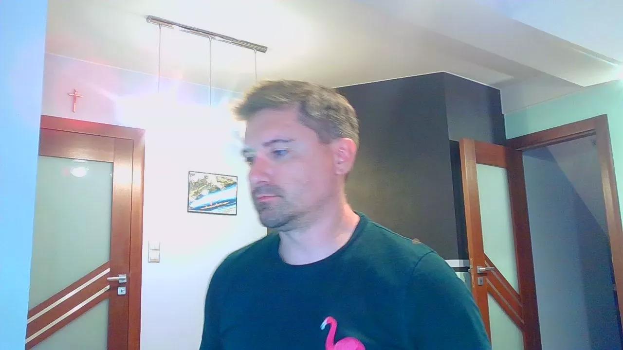 handsomepolish5 on Cam4 