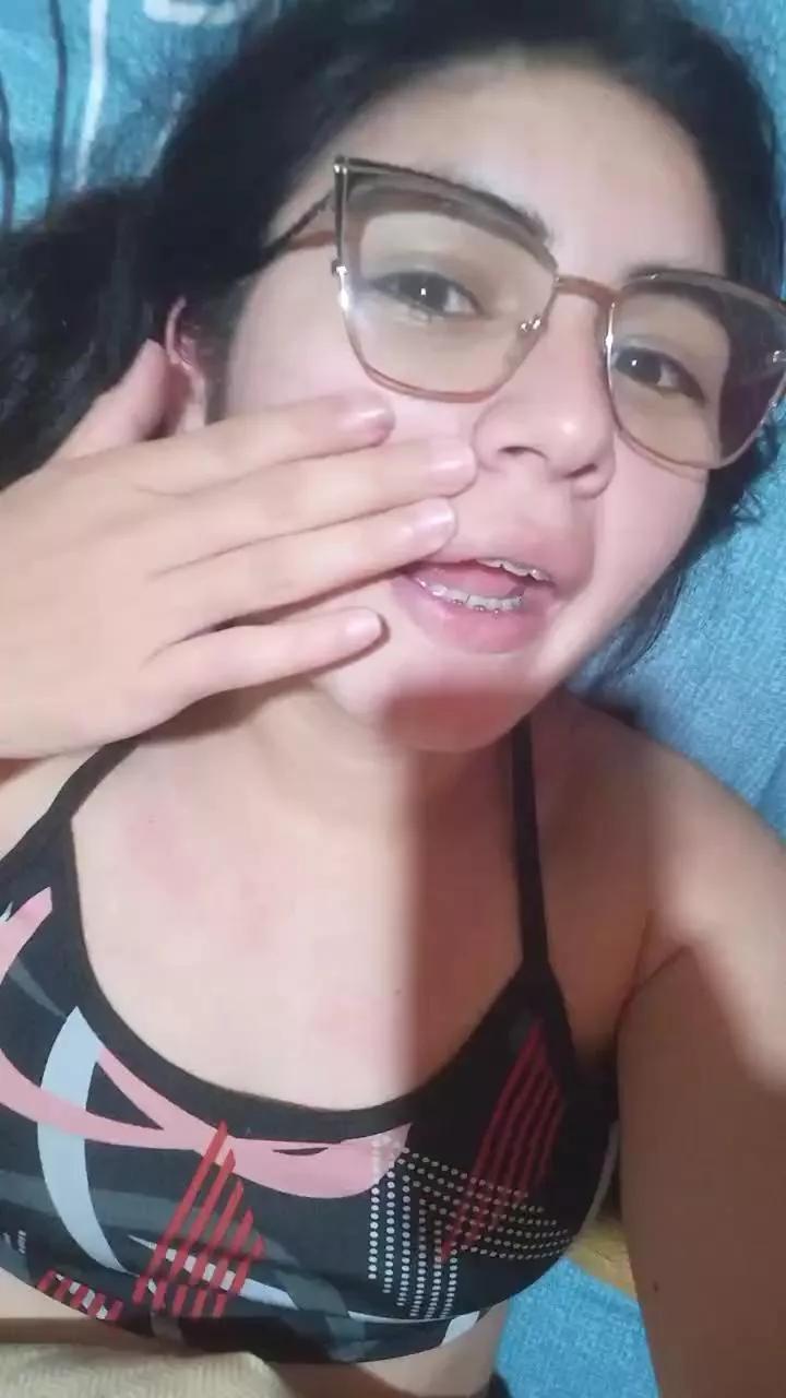 Hanna277 on Cam4 