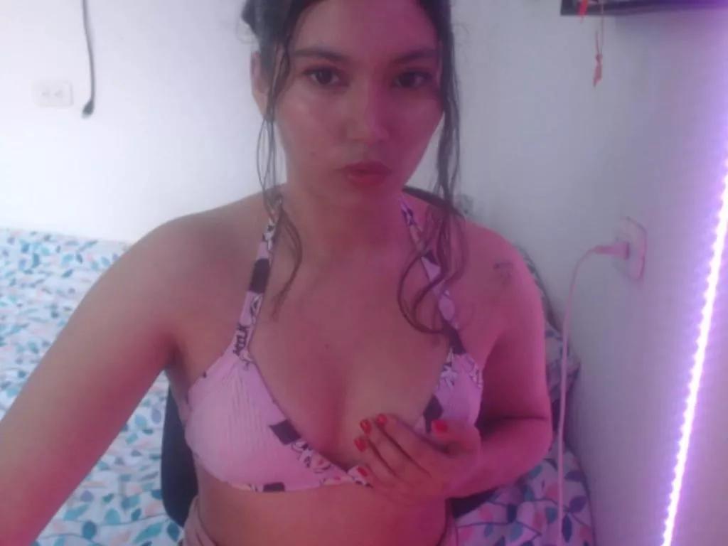 Hannah__Klein on Cam4 