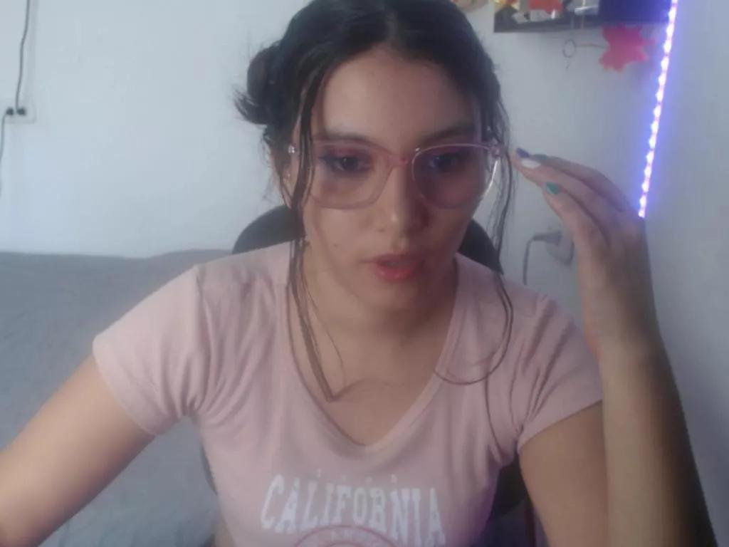 Hannah__Klein on Cam4 