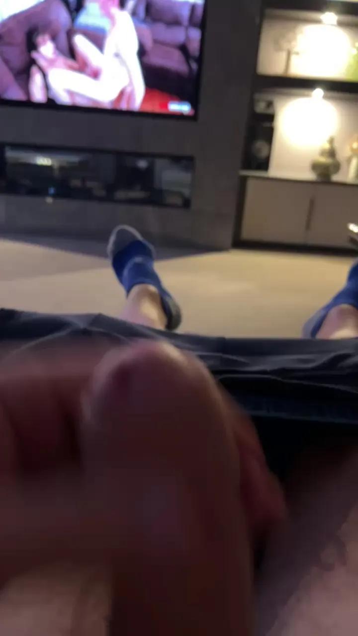 Offline happenis2019 on Cam4