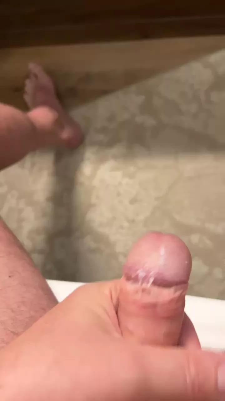 Offline happenis2019 on Cam4