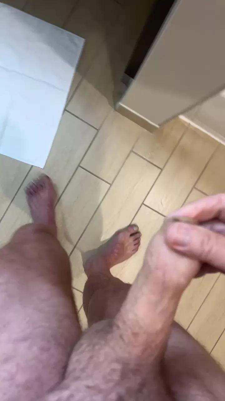 Offline happenis2019 on Cam4