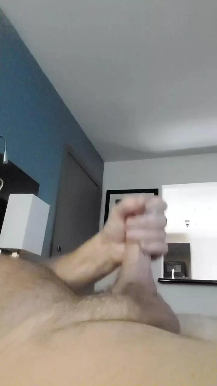 Offline happenis2019 on Cam4