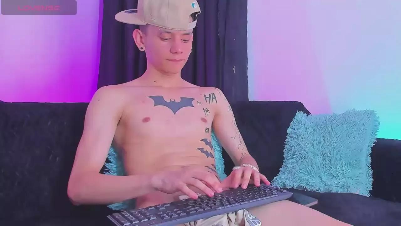 Offline Hardin_bat777 on Cam4