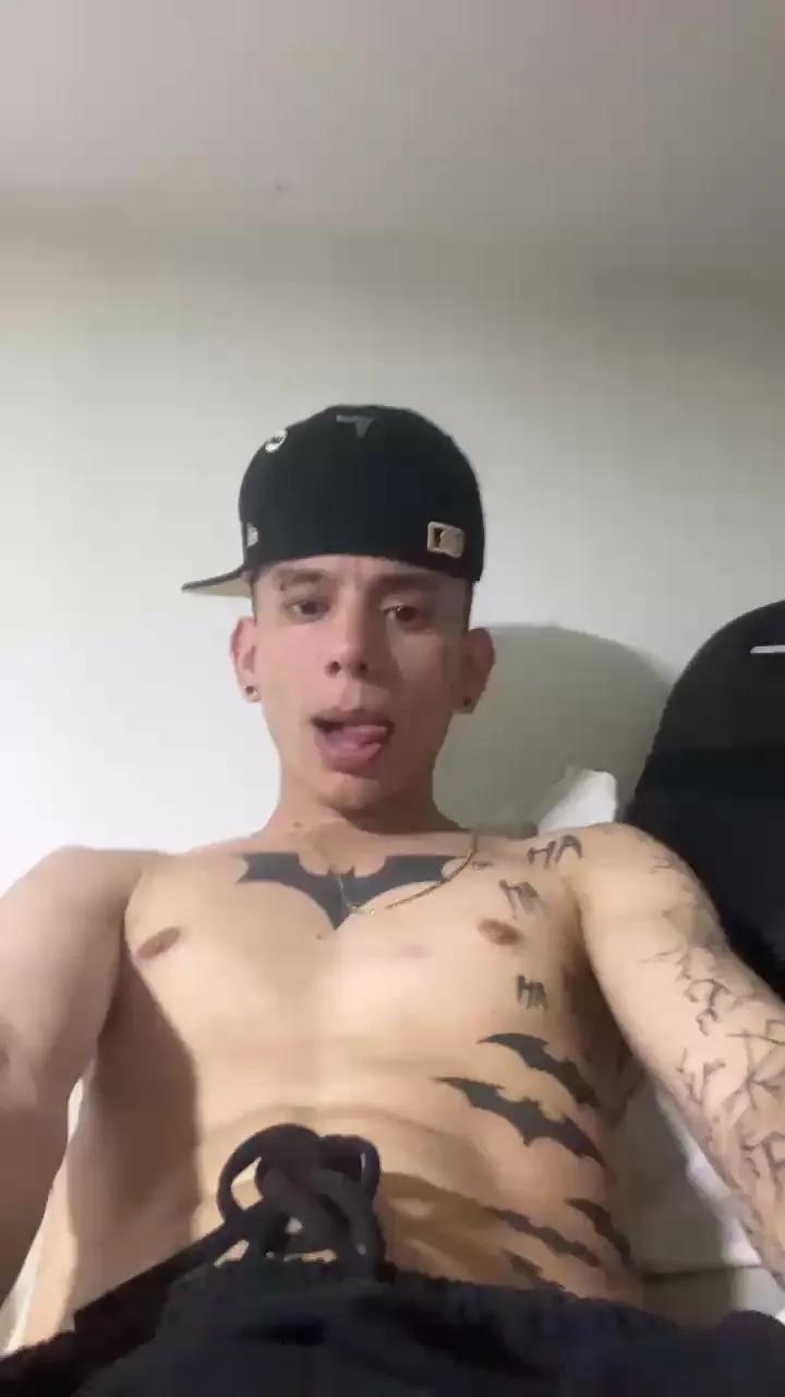 Offline Hardin_bat777 on Cam4