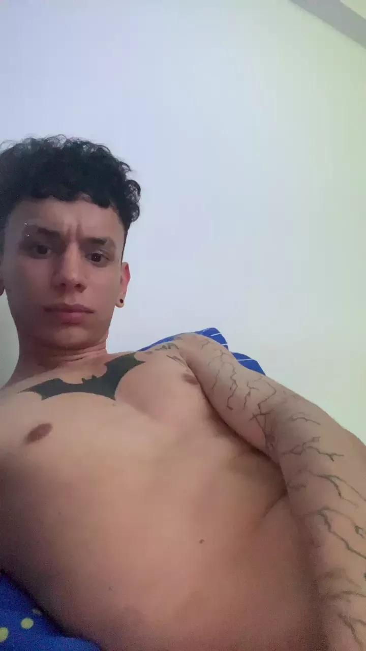 Offline Hardin_bat777 on Cam4