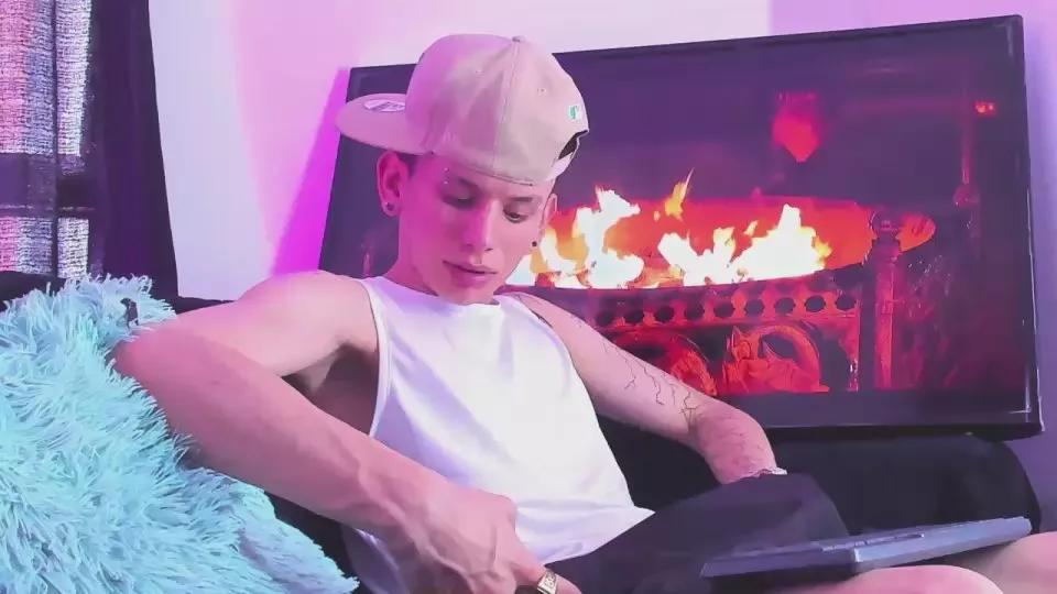 Offline Hardin_bat777 on Cam4