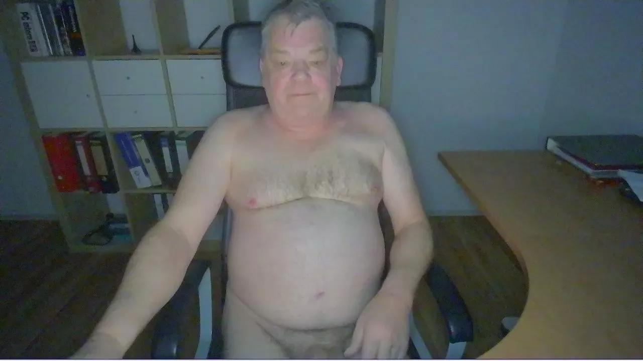 HarryOnline24 on Cam4 