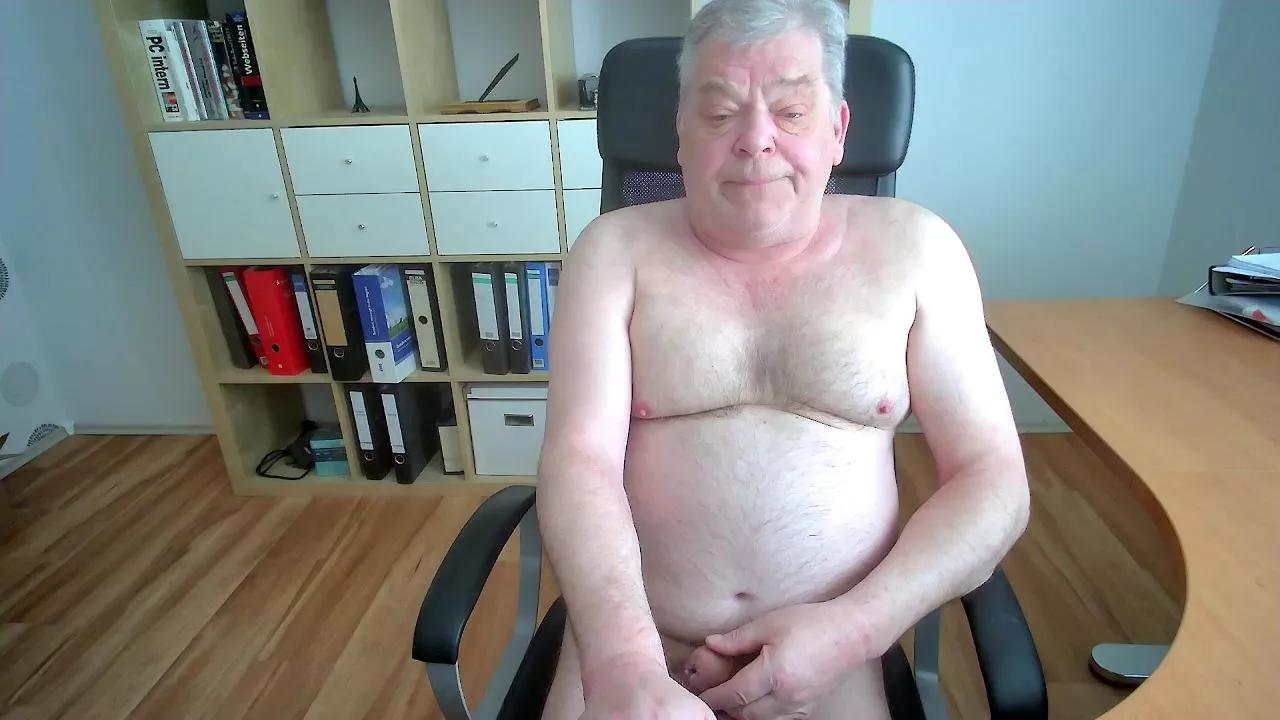 HarryOnline24 on Cam4 