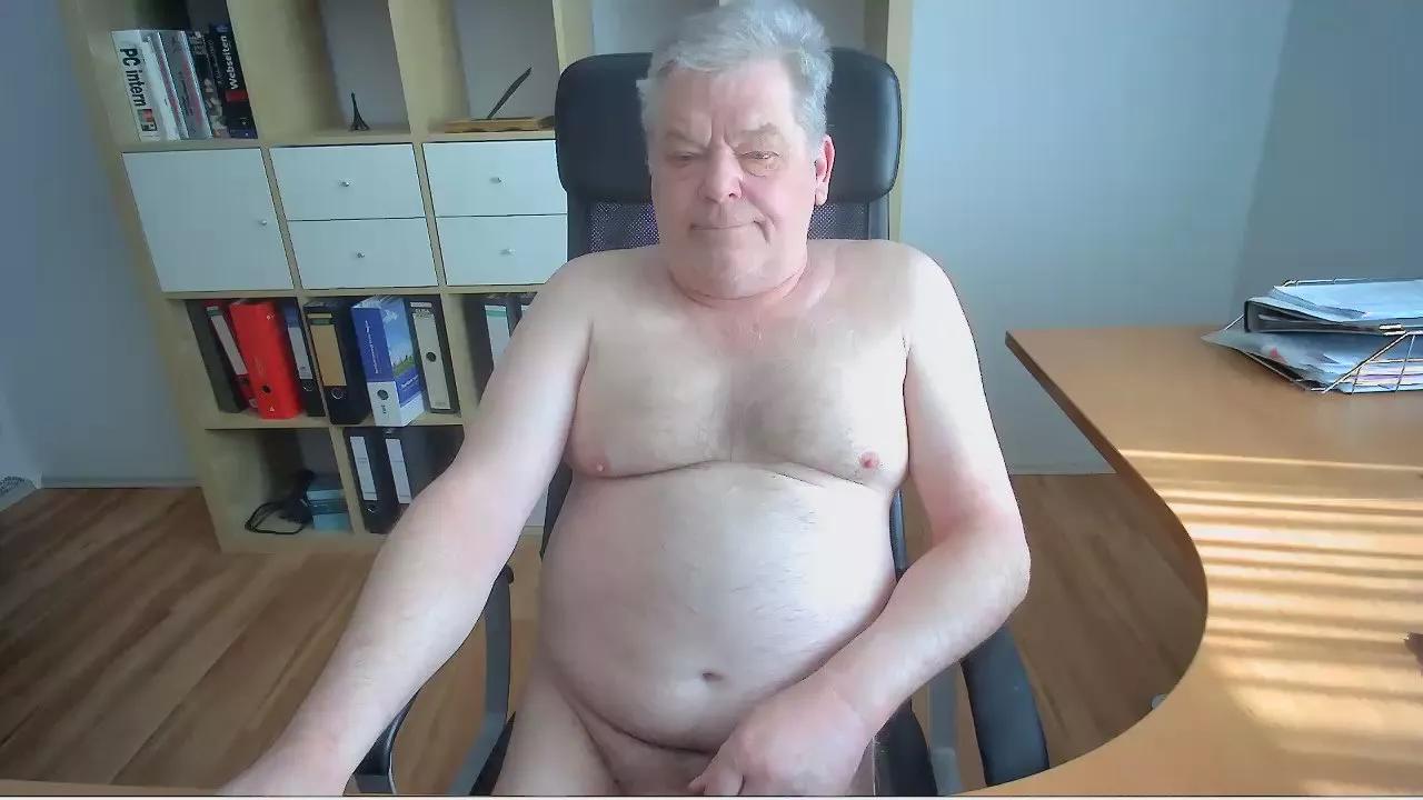 HarryOnline24 on Cam4 