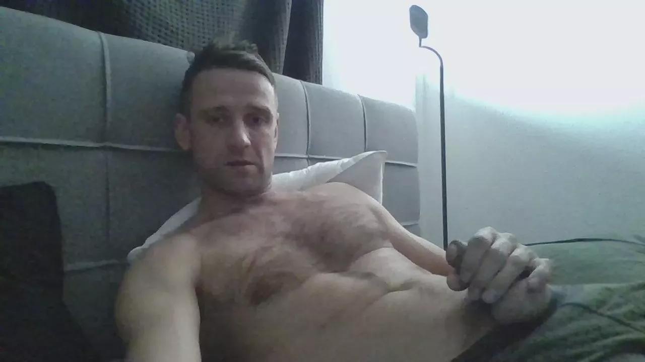 hartdickleon on Cam4 