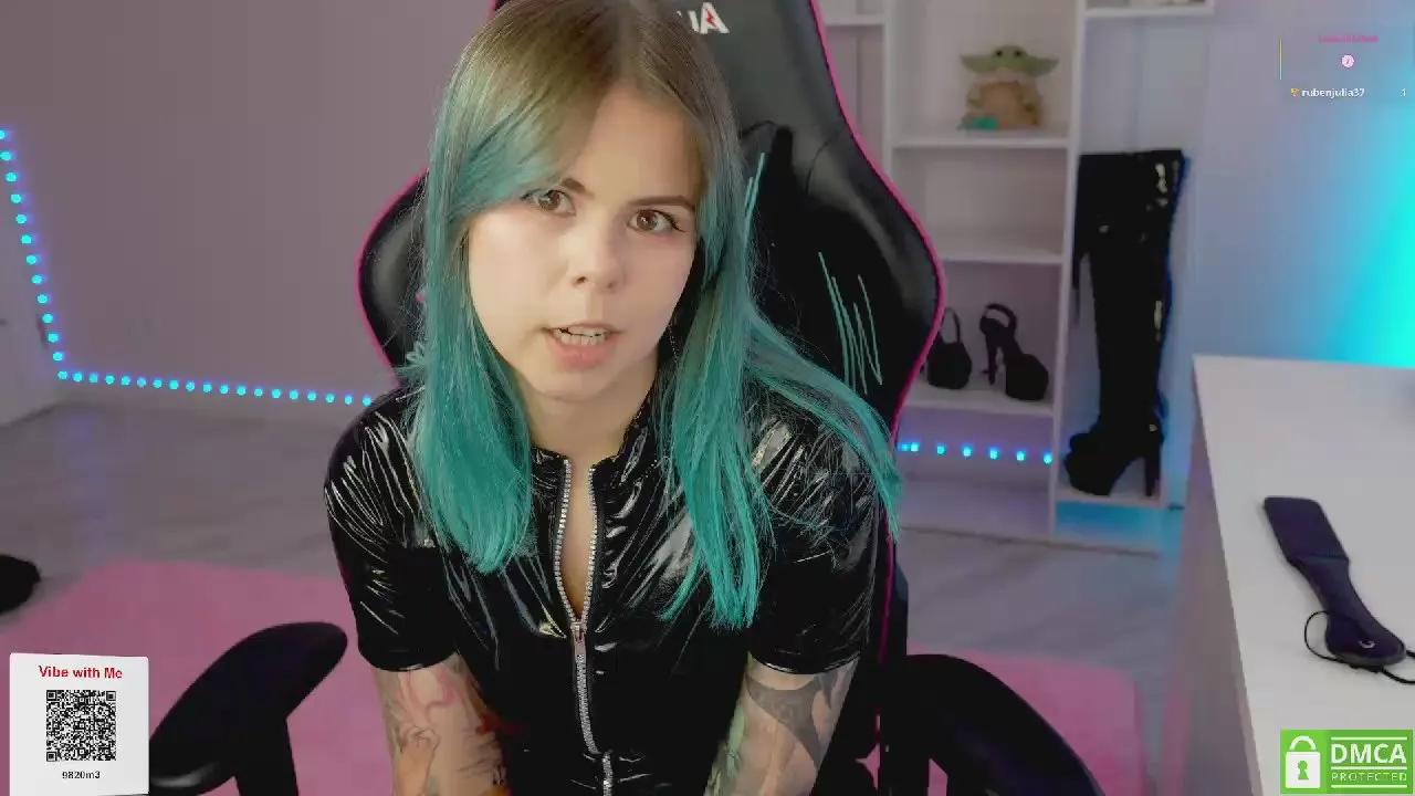 Freechat Hellokittyalice on Cam4