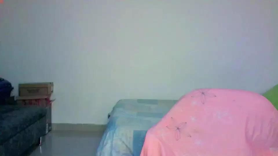 Offline Hot_crisps on Cam4