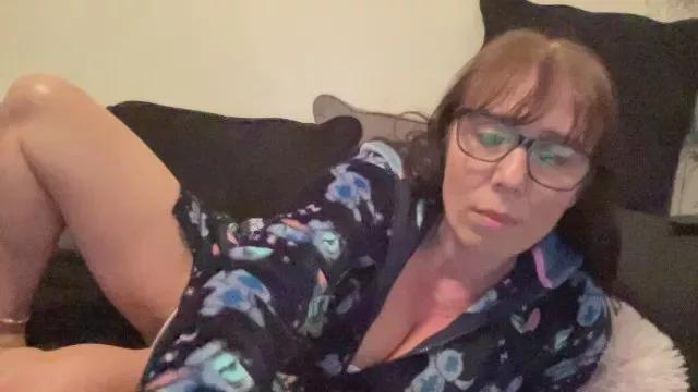 Hotbabe2019 on Cam4 