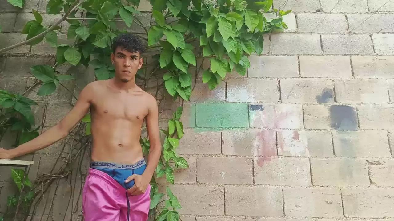 hotboy1955 on Cam4 