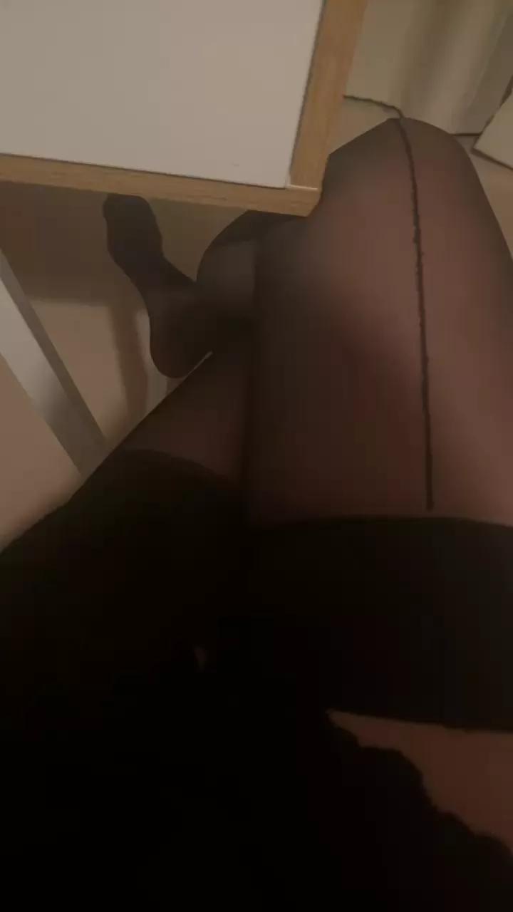 HotCoupleLondon on Cam4 