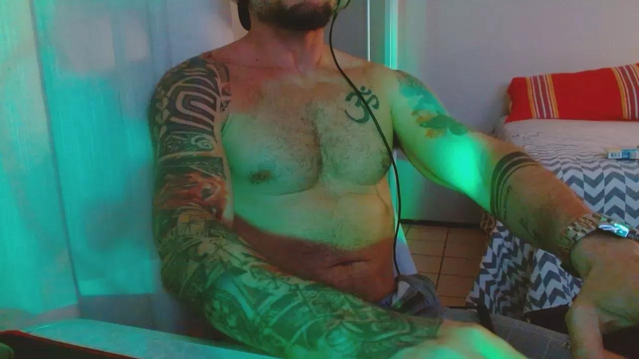 hotdaddyztattoo on Cam4 