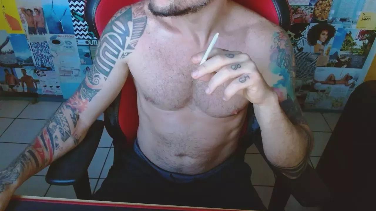 hotdaddyztattoo on Cam4 