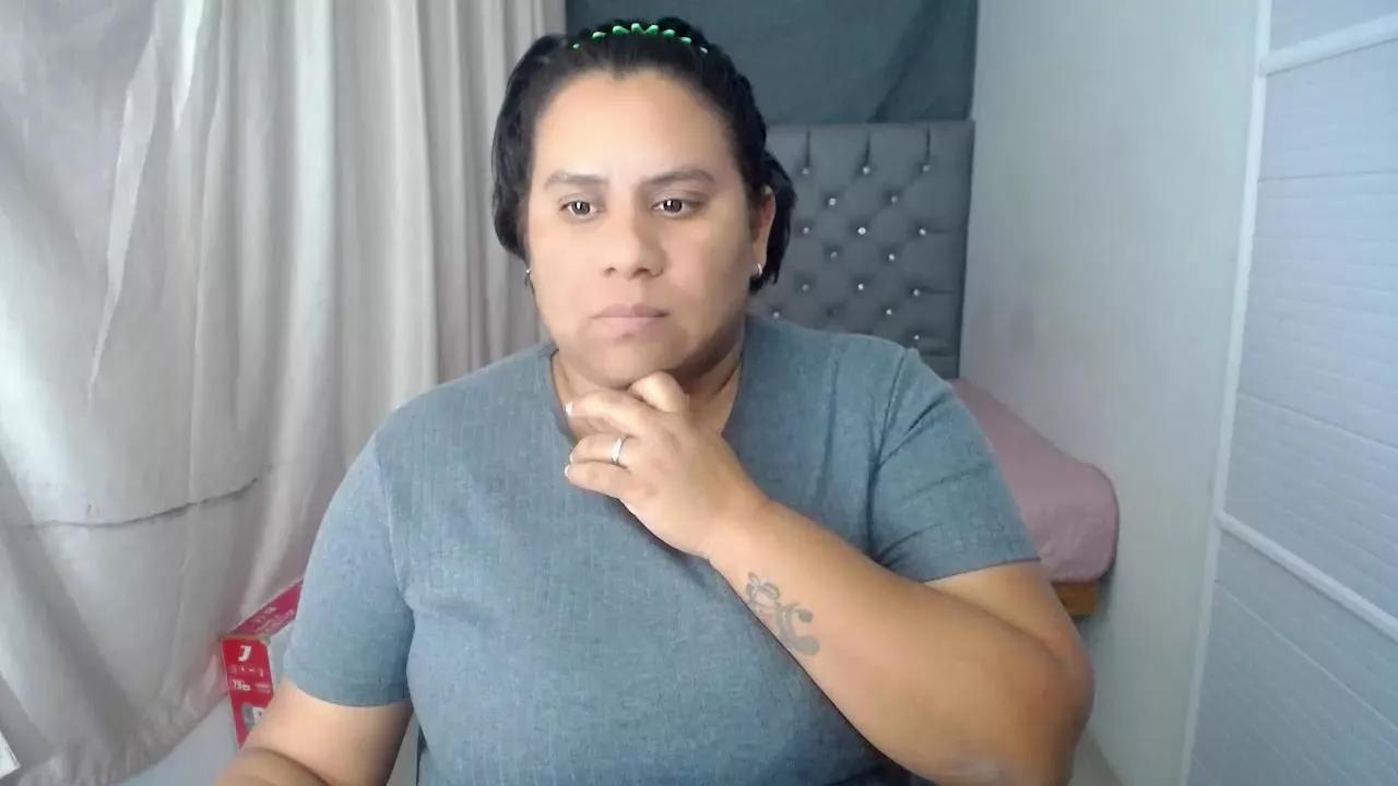 Offline hotlesby4uxxx on Cam4