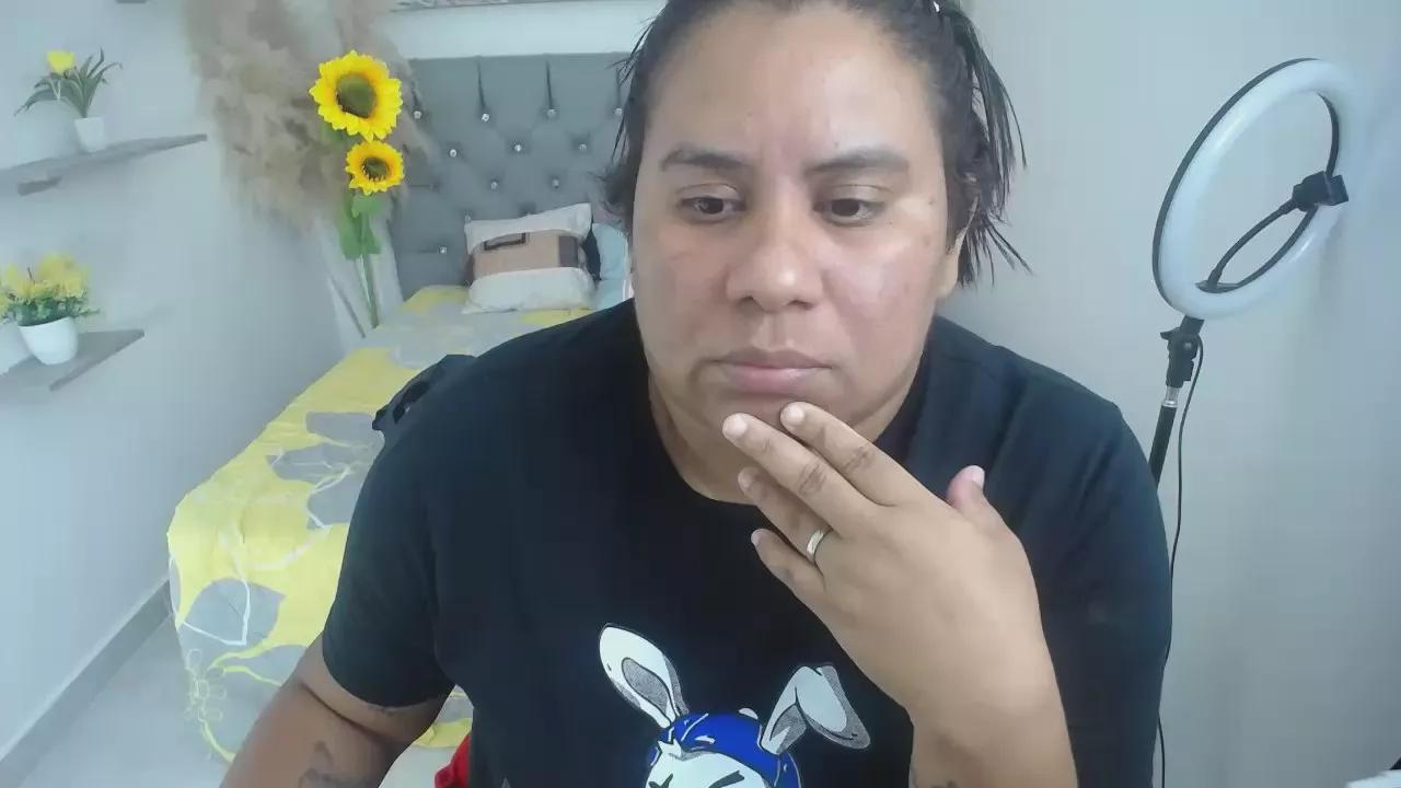 Offline hotlesby4uxxx on Cam4