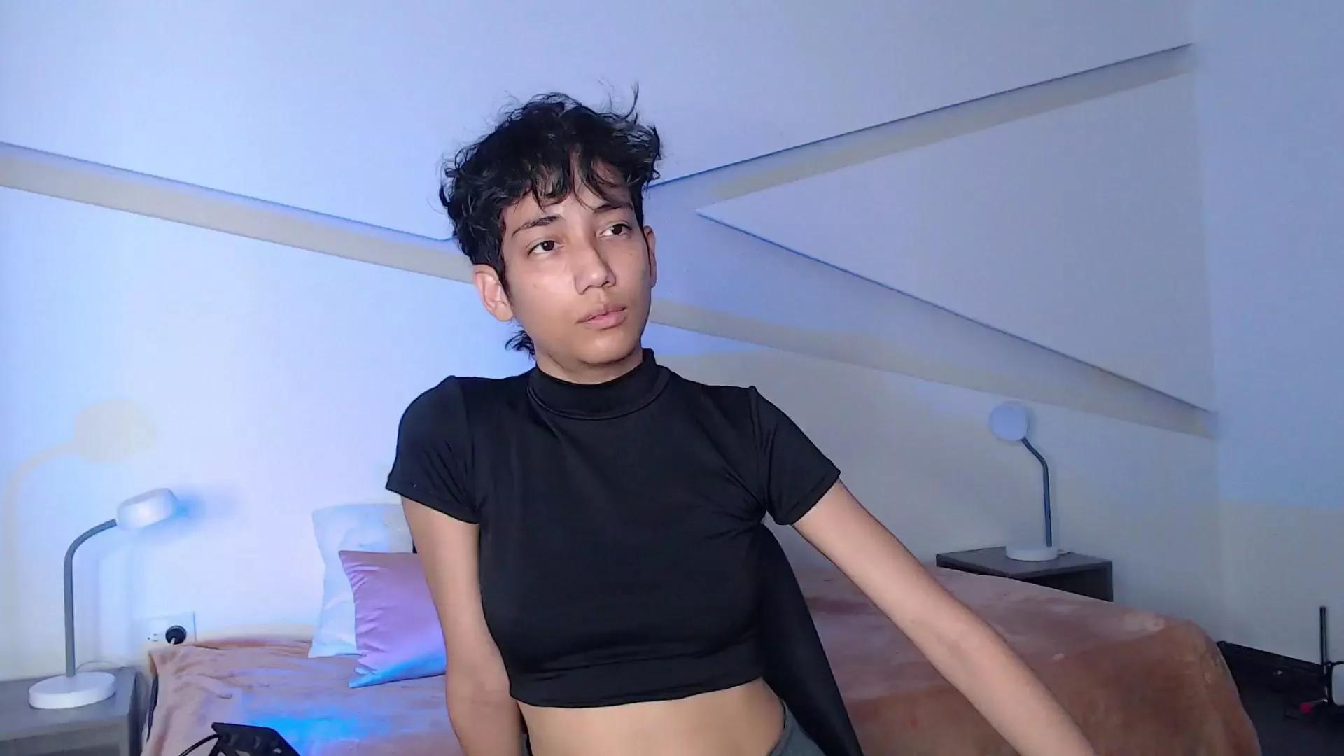 Hotlittlekitty1 on Cam4 