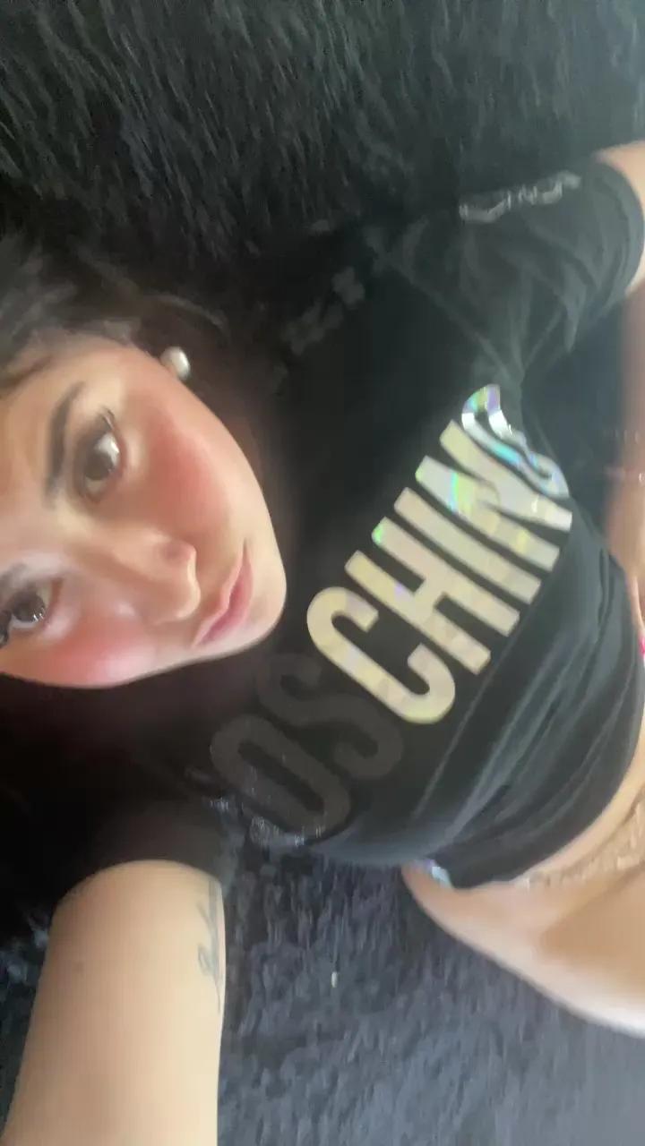 Explore 28 years old hottll2 from Cam4 hottll2 from Cam4