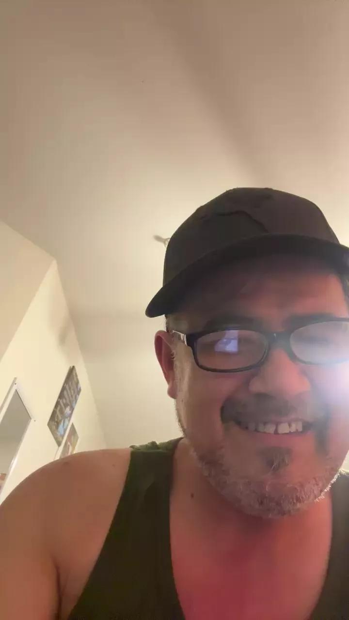 HughJanis on Cam4 