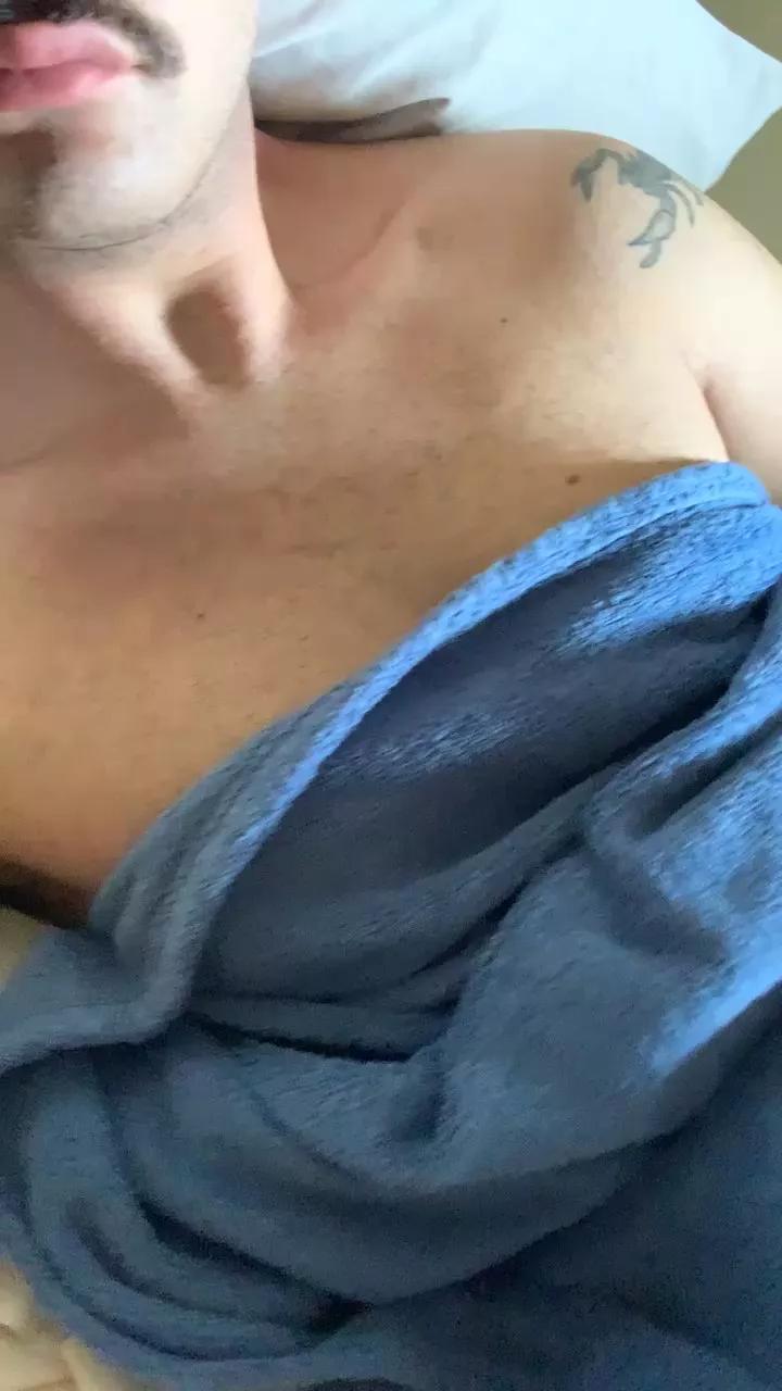 hung_twink20cm on Cam4 