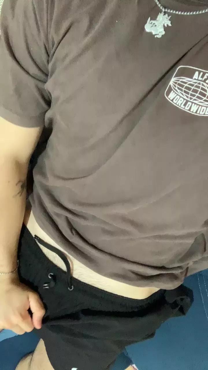 hung_twink20cm on Cam4 