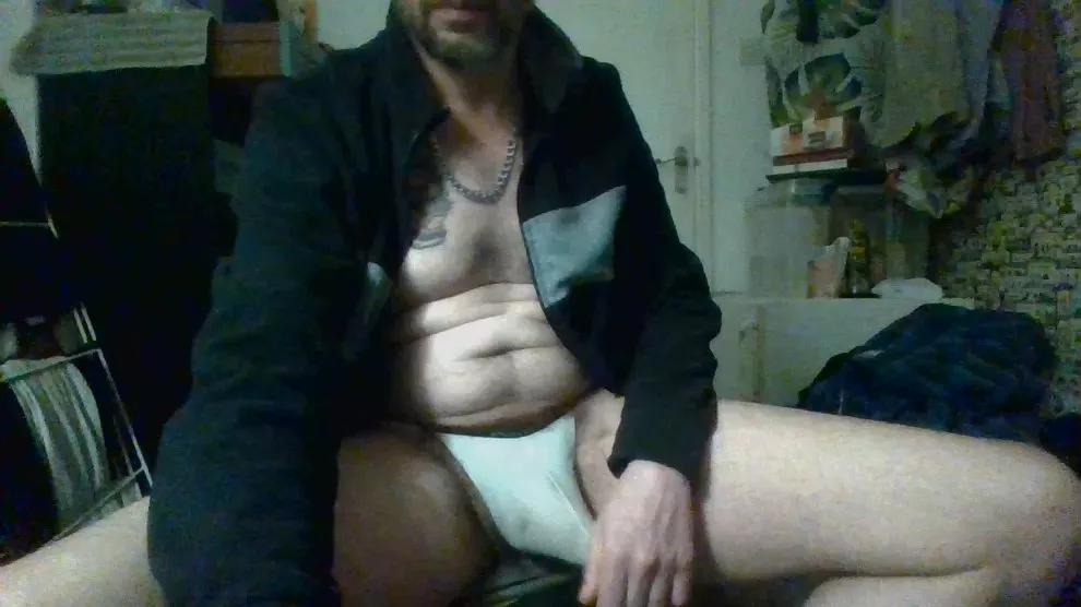 hungtop4sub on Cam4 