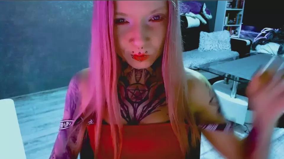 Offline InesDesire on Cam4