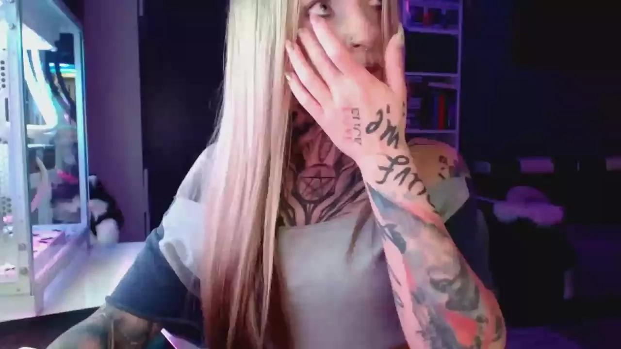 Offline InesDesire on Cam4