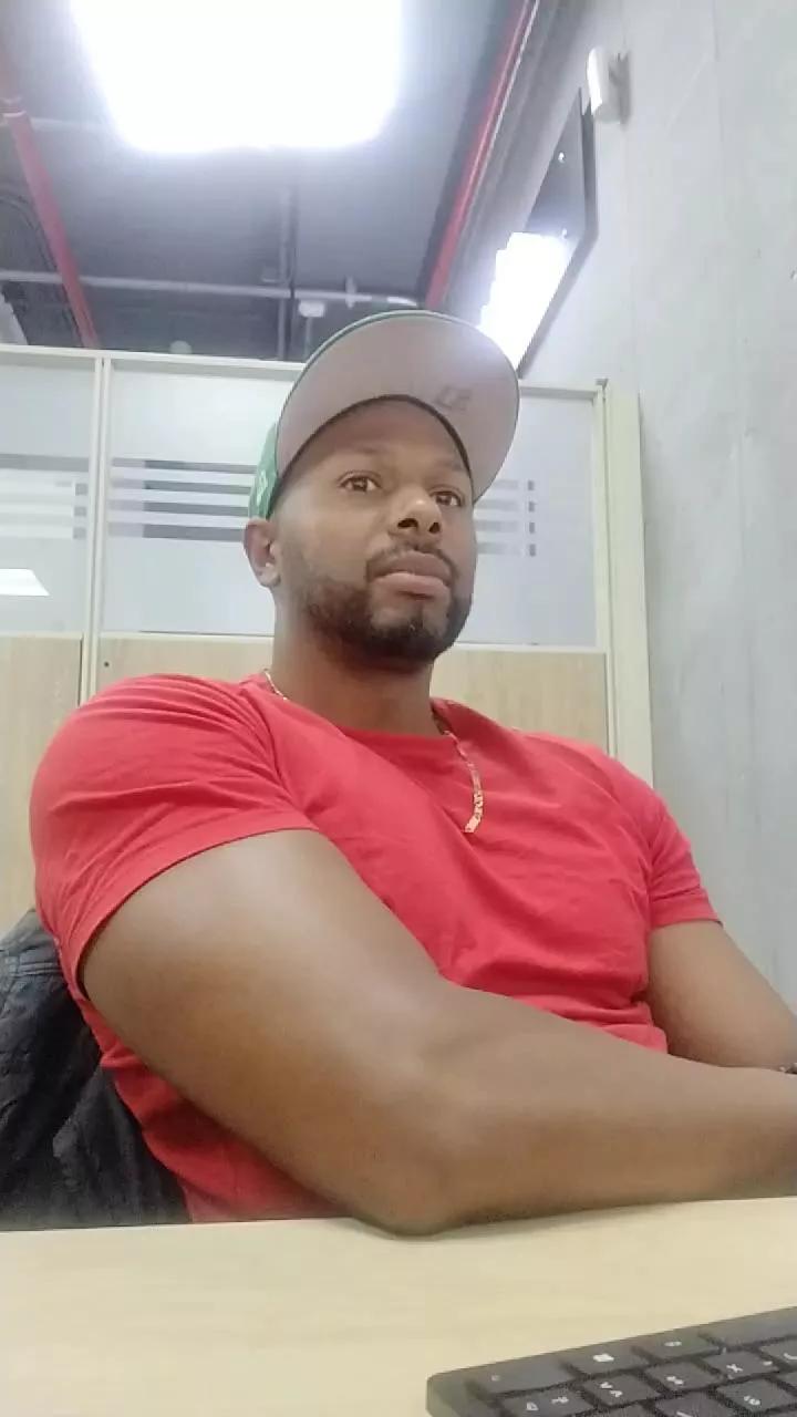 irey_negro on Cam4 