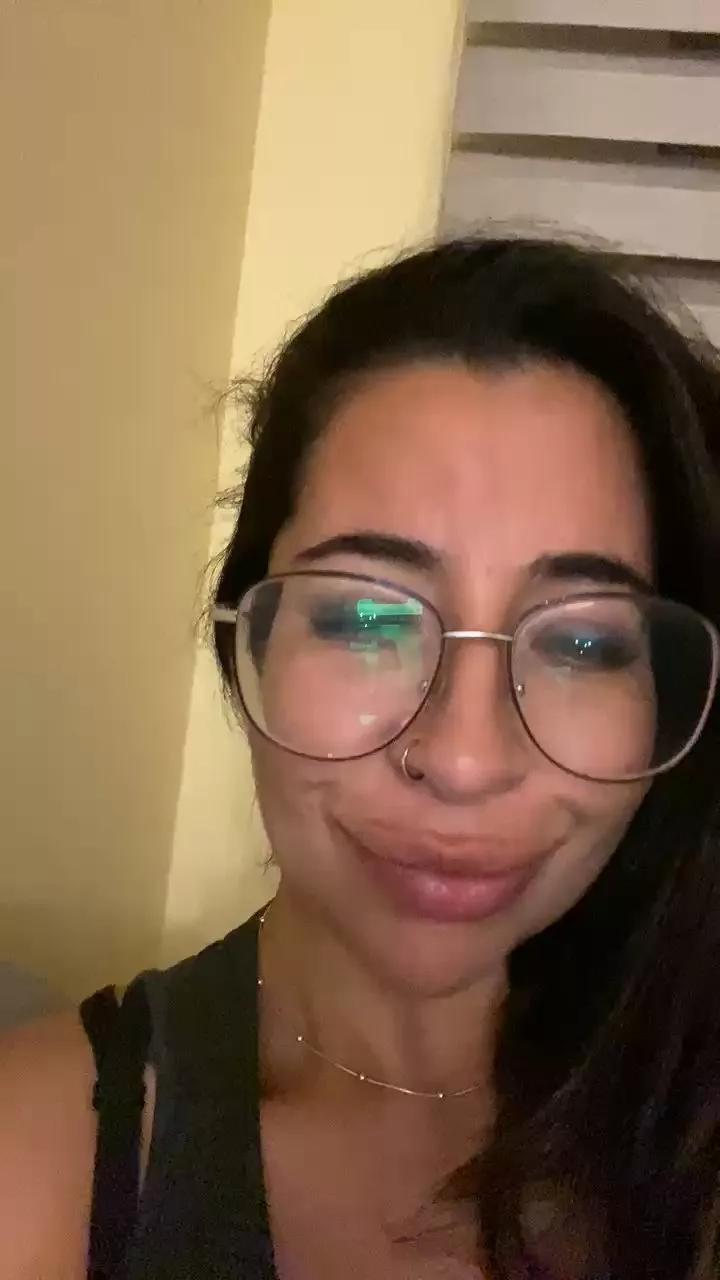Isapekha on Cam4 