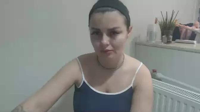 Issabella18 on Cam4 
