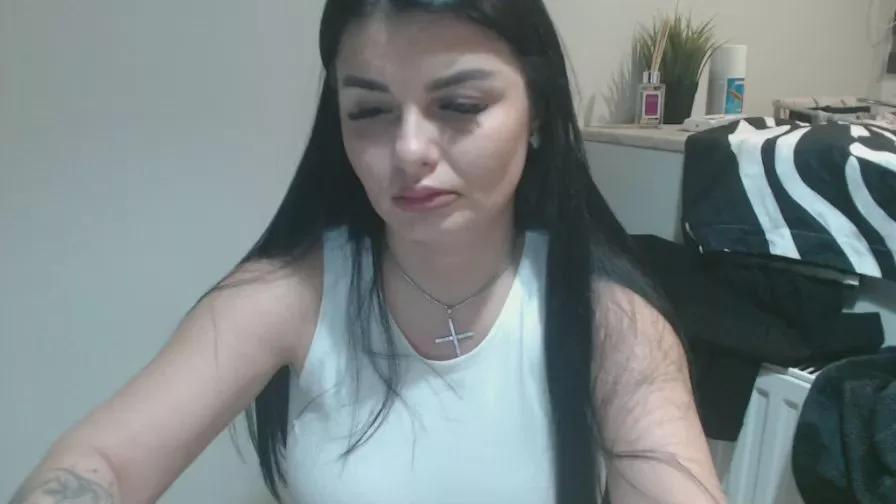 Issabella18 on Cam4 