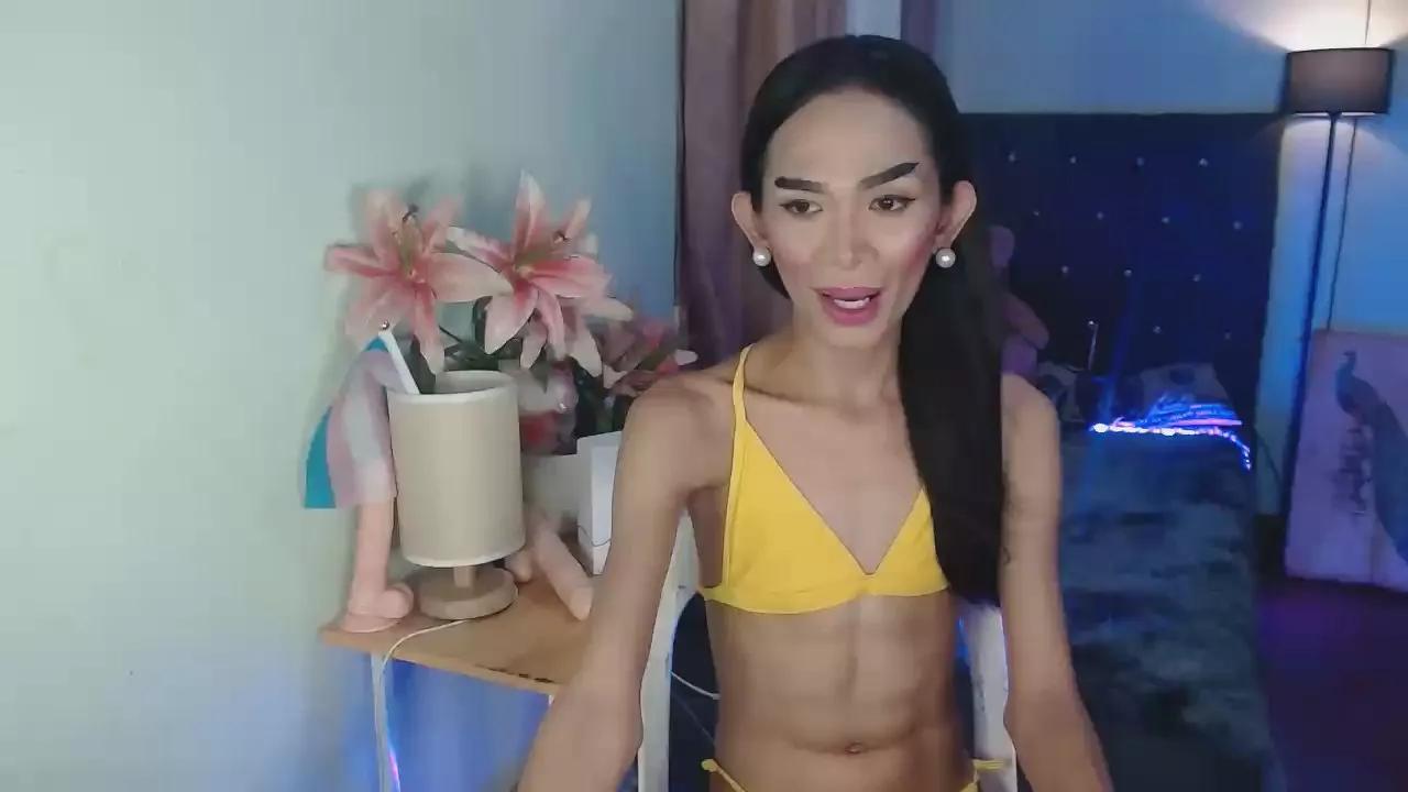 Freechat ItsmeMonica69 on Cam4