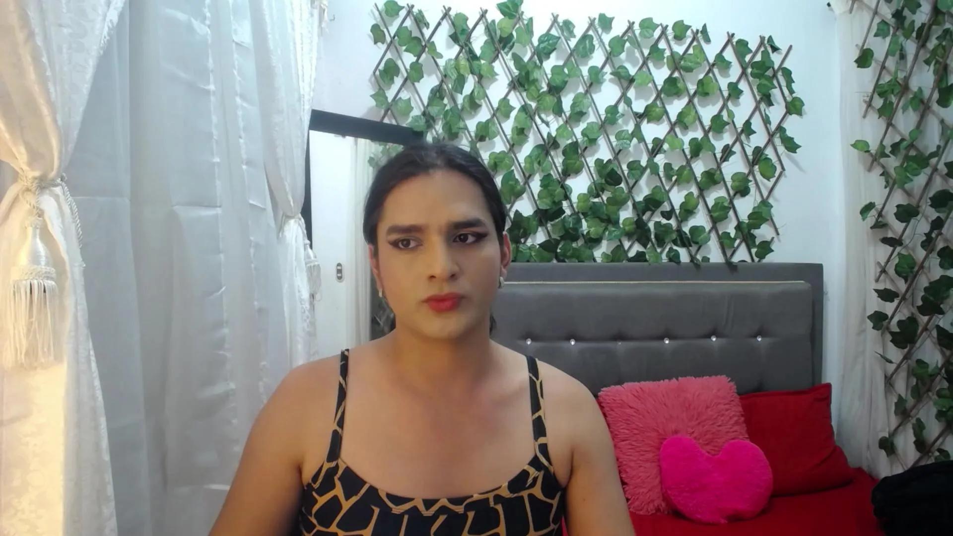 Offline ivone_golosa on Cam4