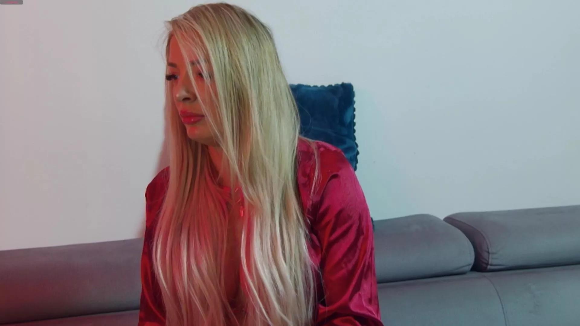 izzy_iz2 on Cam4 