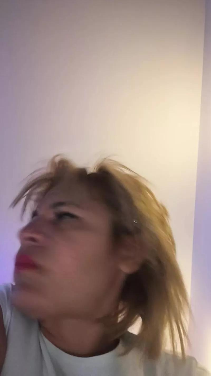 Janet95 on Cam4