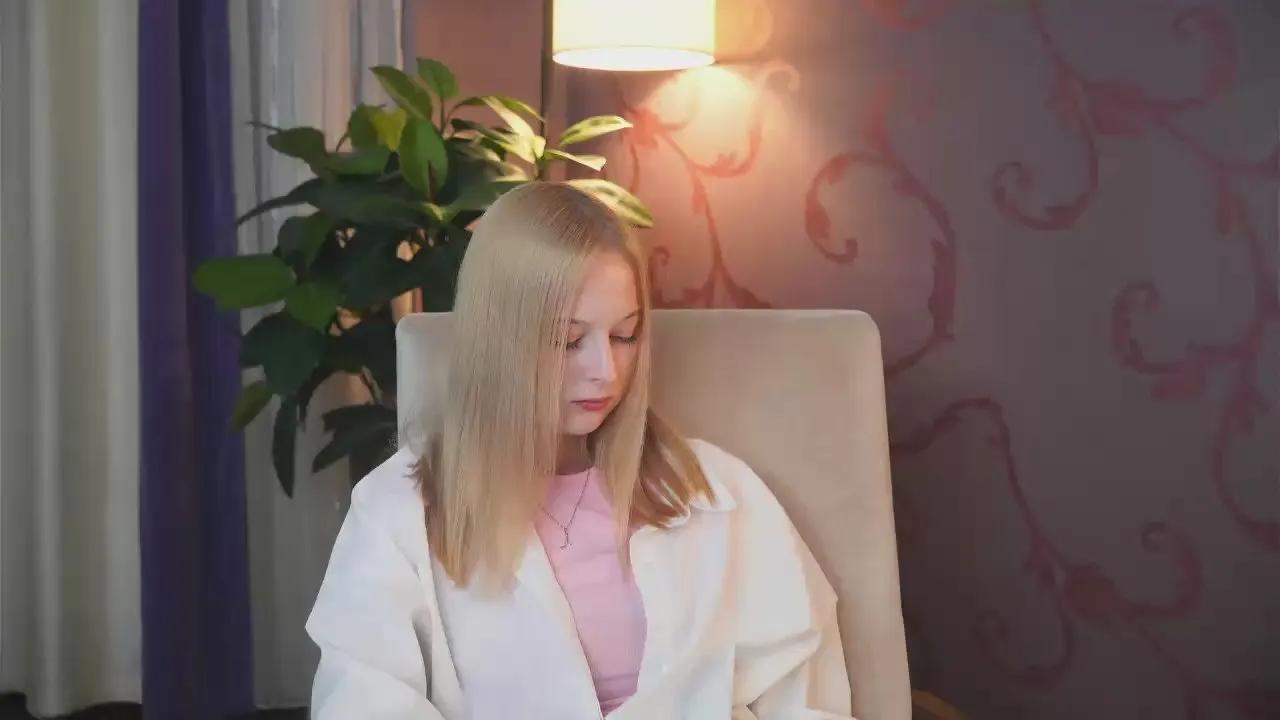 Explore JeanieBeynon, she wants to masturbate for you JeanieBeynon from Cam4