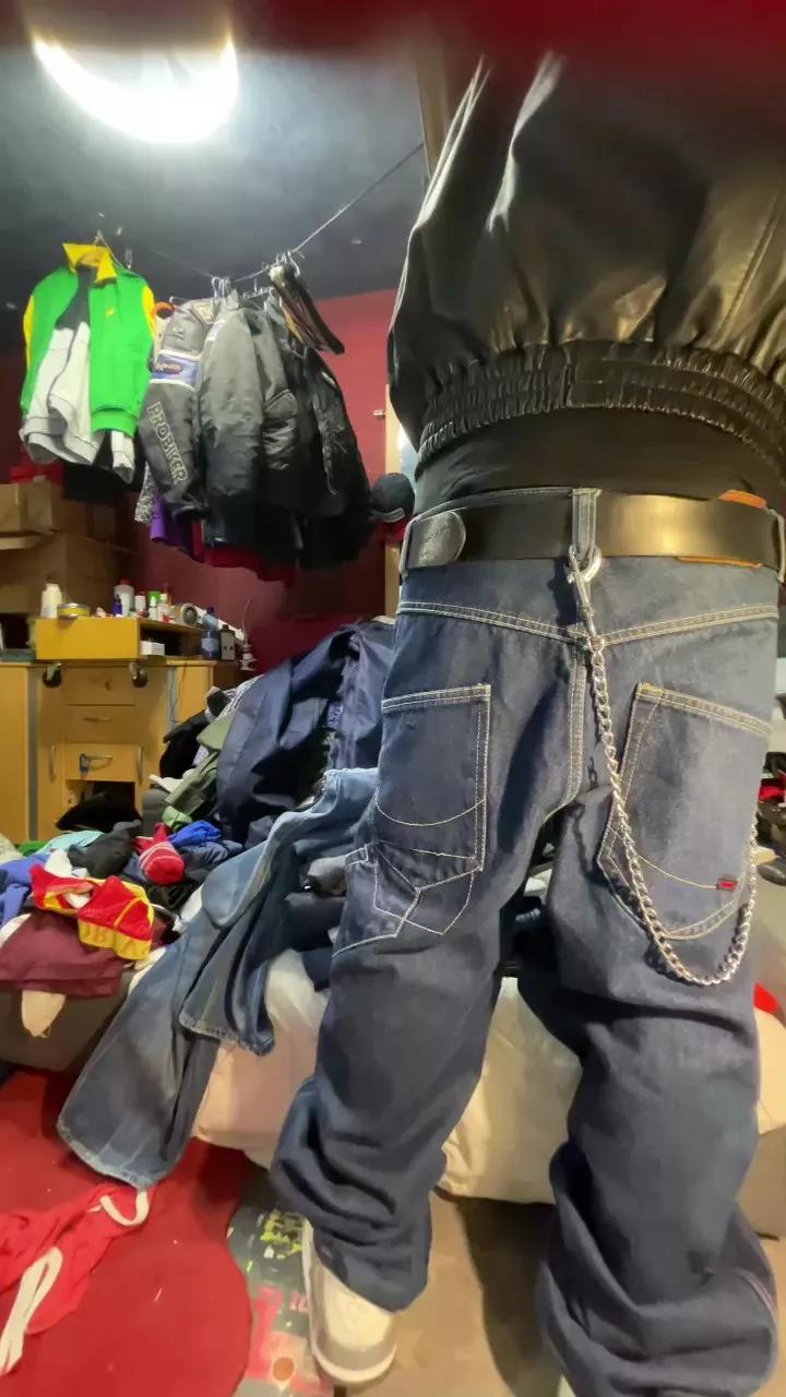 jeans_boy on Cam4 