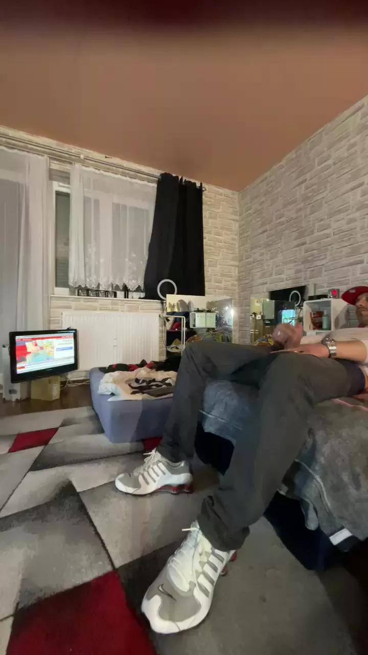 jeans_boy on Cam4 