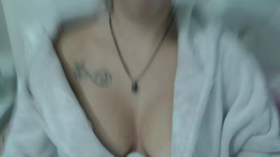Jeiana4u on Cam4 