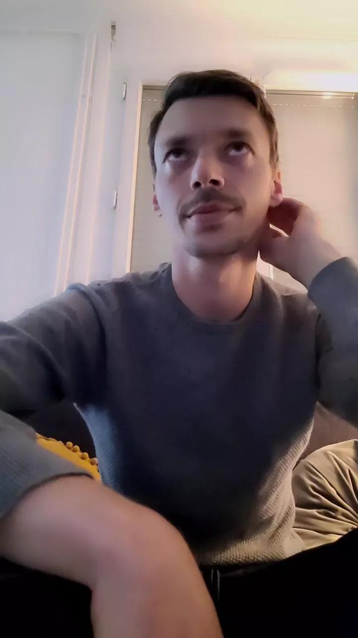 Jerjer42 on Cam4 