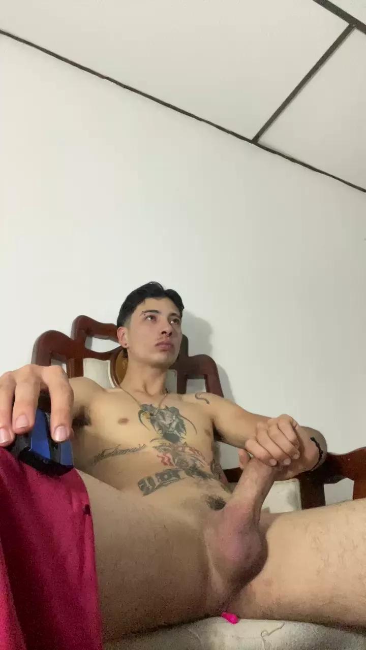 Offline Jimm66_ on Cam4