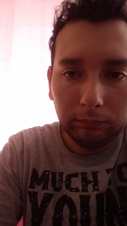 JoeGol96 on Cam4 