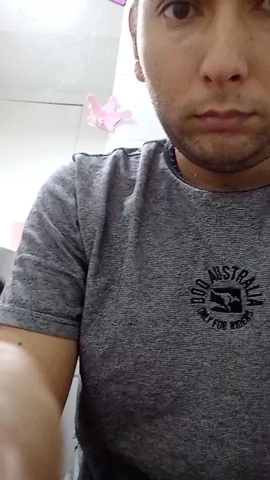 JoeGol96 on Cam4 