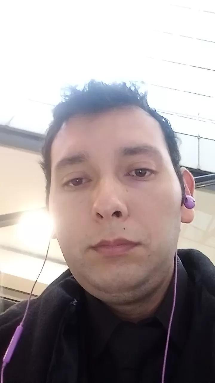 JoeGol96 on Cam4 